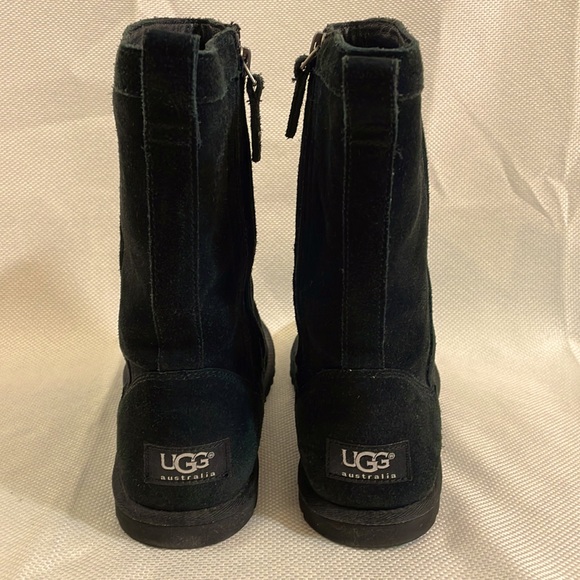 UGG Size 8 boots - Picture 2 of 7